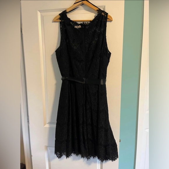 Black Lace Dress - Size 20 - Picture 1 of 4